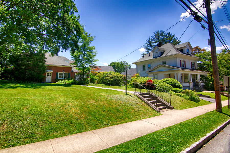 1 Olcott Ave, Bernardsville NJ MultiFamily Home with SingleFamily